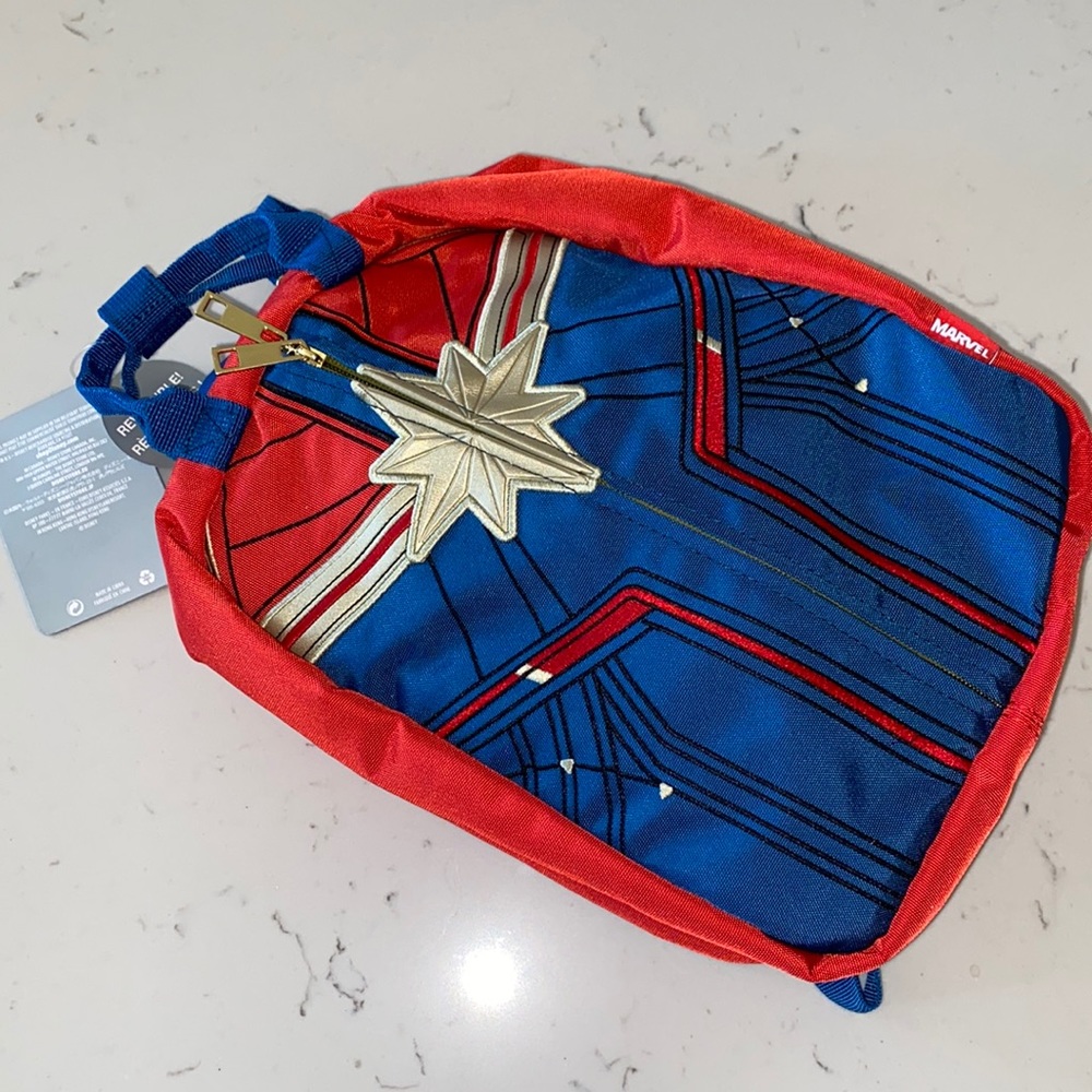 🌟Captain Marvel backpack/duffel reversible NWT!🌟